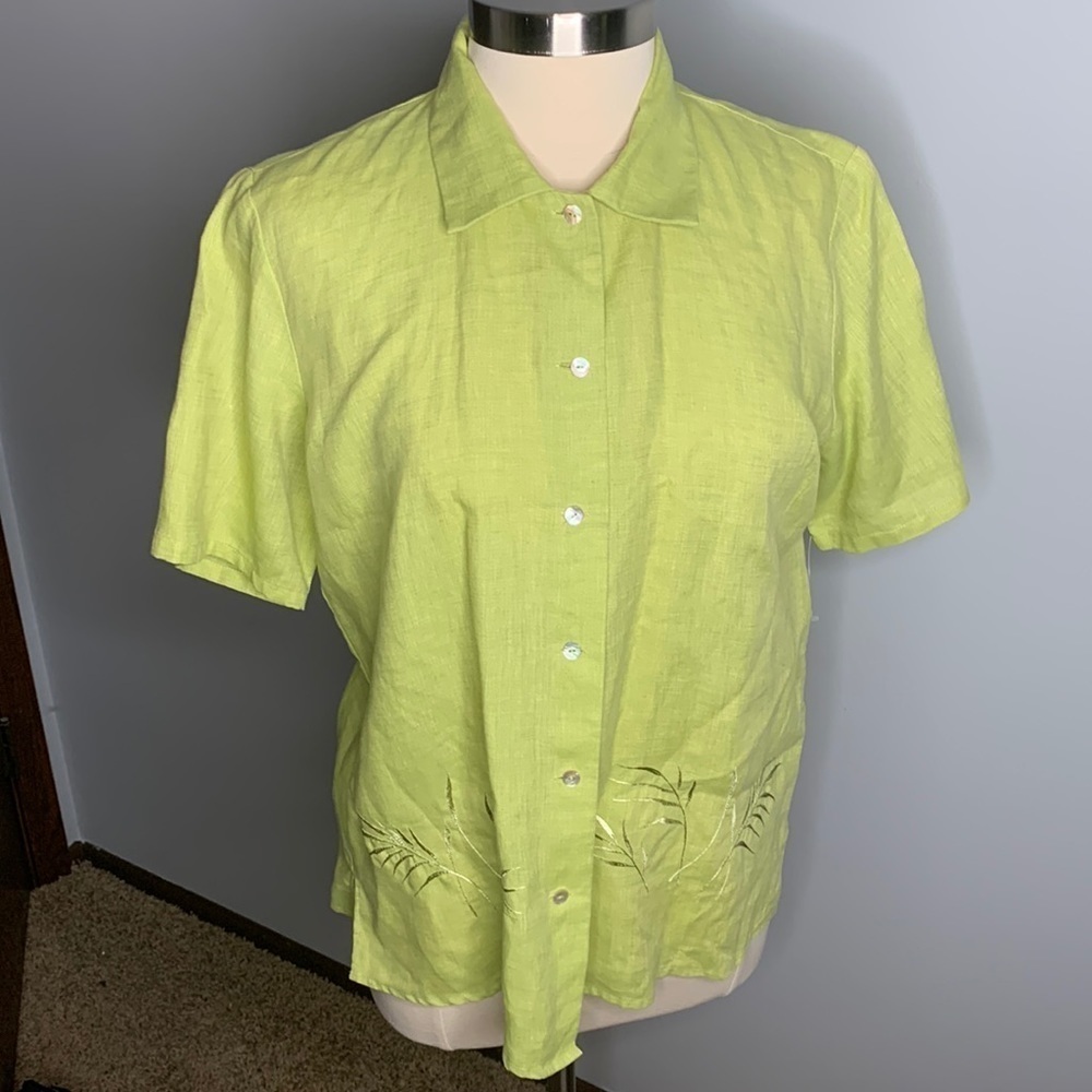Edward 100% Irish Linen Embroidered Sz Lg trendy green, very good condition